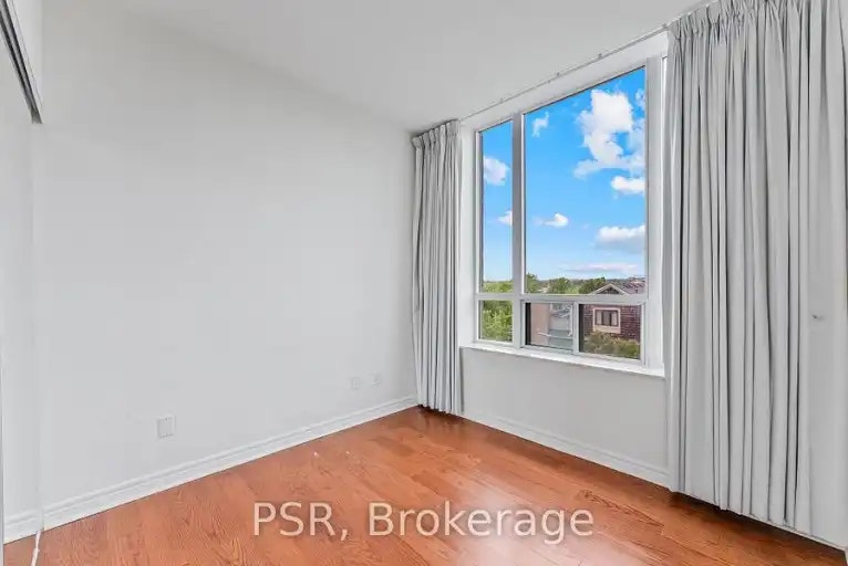 9 Boardwalk Drive, Toronto, ON, M4L 6T1 - 6
