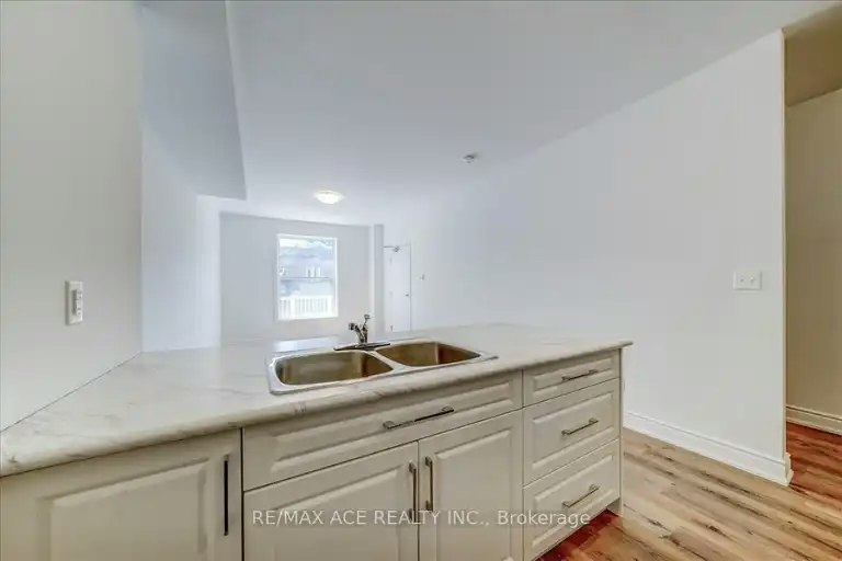 183 Munro Street, Toronto, ON, M4M 2B8