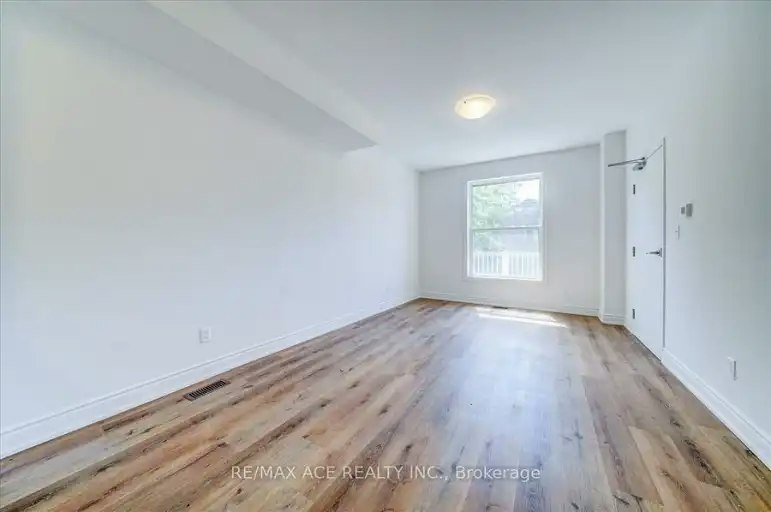 183 Munro Street, Toronto, ON, M4M 2B8 - 2