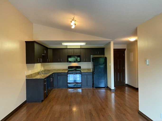 5110 49 Street, Cold Lake, AB, T9M 1X3 - 4