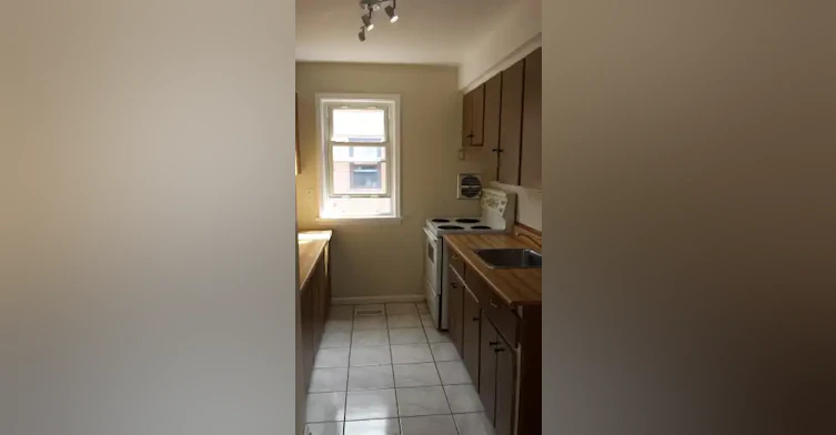 48 Edinborough Court, Toronto, ON, M6N 2E8 - 8