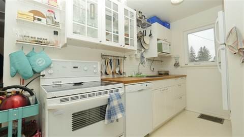11147 73 Avenue Northwest, Edmonton, AB, T6G 0C5 - 5