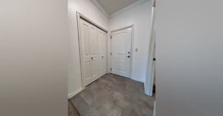 8528 82 Avenue Northwest, Edmonton, AB, T6C 1A9 - 4