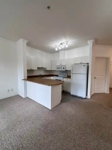8528 82 Avenue Northwest, Edmonton, AB, T6C 1A9