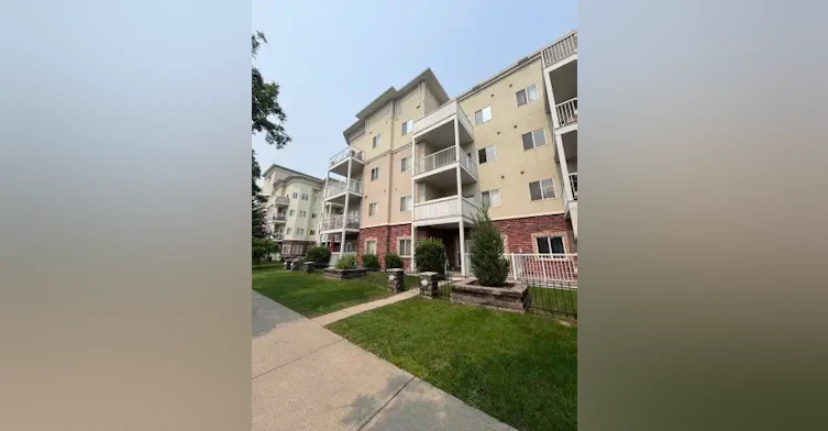 8528 82 Avenue Northwest, Edmonton, AB, T6C 1A9 - 3