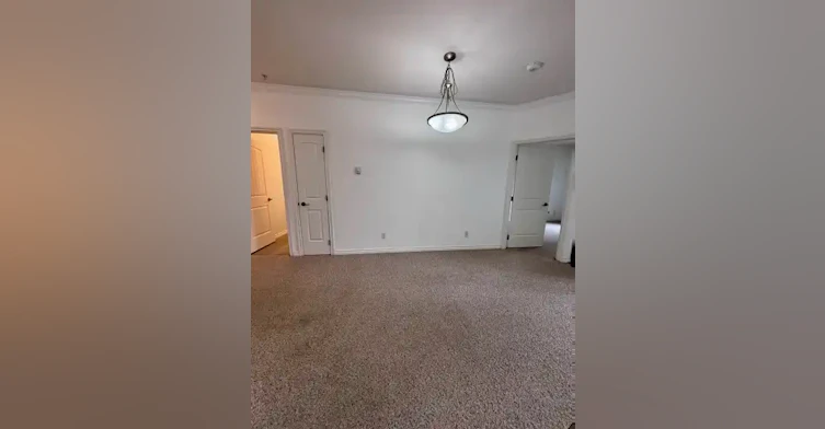 8528 82 Avenue Northwest, Edmonton, AB, T6C 1A9 - 6