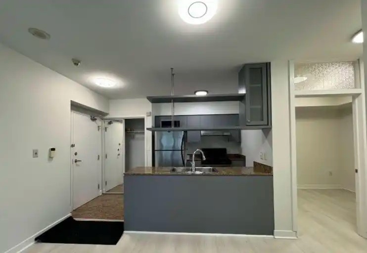 5 Mariner Terrace, Toronto, ON, M5V 3V6 - 2