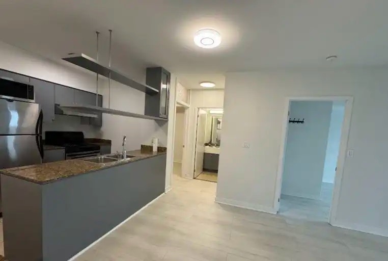 5 Mariner Terrace, Toronto, ON, M5V 3V6 - 7