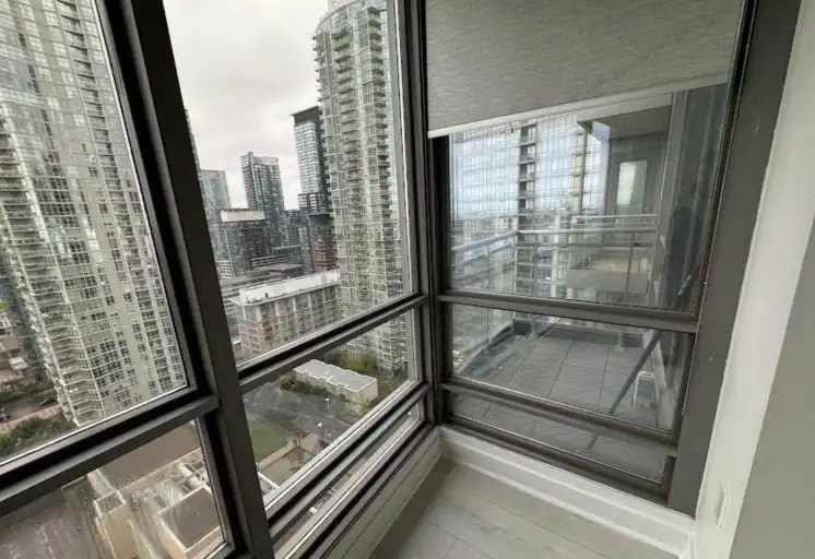 5 Mariner Terrace, Toronto, ON, M5V 3V6 - 17