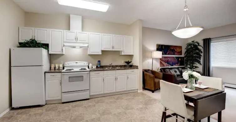 6082 Schonsee Way, Edmonton, AB, T5Z 0C8 - 5