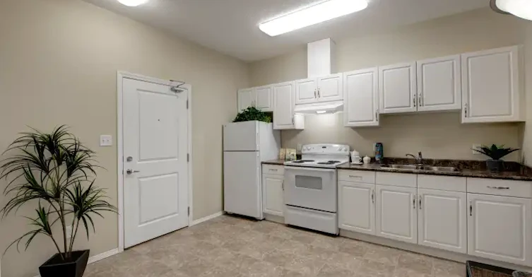 6082 Schonsee Way, Edmonton, AB, T5Z 0C8 - 4