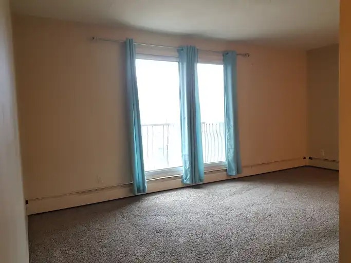 4411 48 Avenue, Red Deer, AB, T4N 3S4 - 9