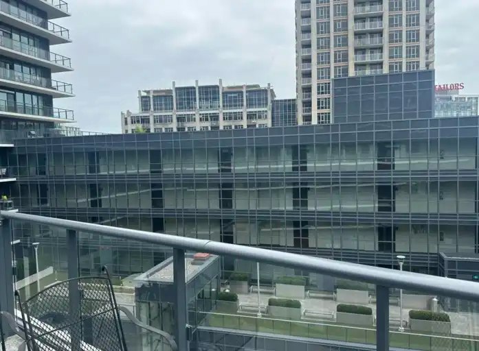 38 Iannuzzi Street, Toronto, ON, M5V 0S2 - 17