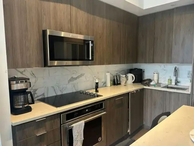 38 Iannuzzi Street, Toronto, ON, M5V 0S2 - 10