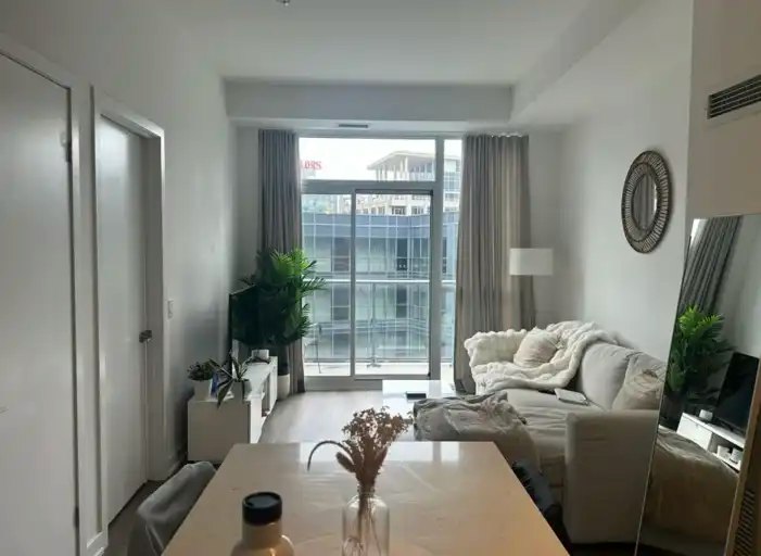 38 Iannuzzi Street, Toronto, ON, M5V 0S2