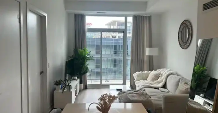 38 Iannuzzi Street, Toronto, ON, M5V 0S2
