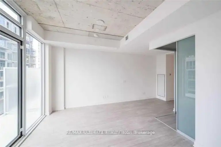 15 Baseball Place, Toronto, ON, M4M 0E6 - 6