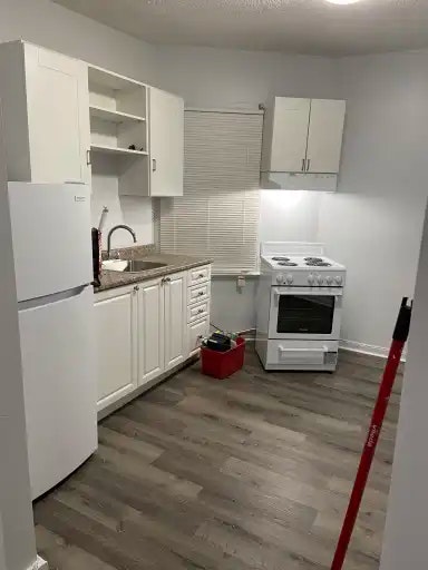 551 Bloor Street West, Toronto, ON, M5S 1Y6 - 2