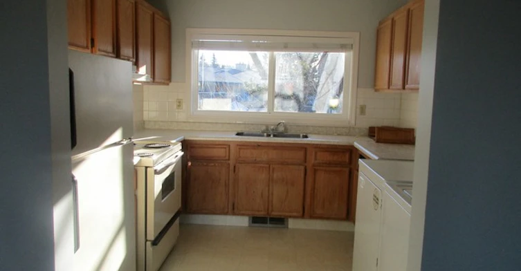 6220 172 Street Northwest, Edmonton, AB, T5T 3R4 - 5