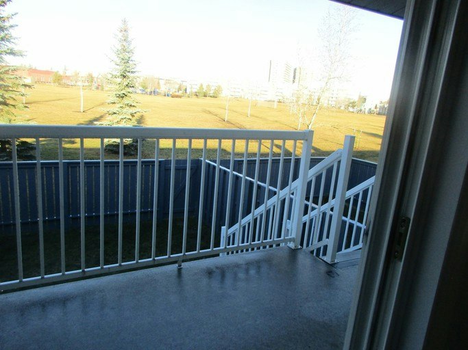 6220 172 Street Northwest, Edmonton, AB, T5T 3R4 - 4