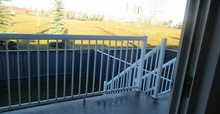 6220 172 Street Northwest, Edmonton, AB, T5T 3R4 - 4