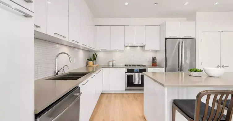 3488 West Sawmill Crescent, Vancouver, BC, V5S 4R7 - 2