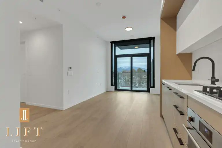 2729 Kingsway, Vancouver, BC, V5R 4S9 - 5