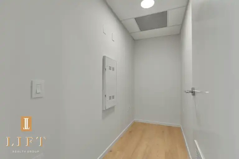 2729 Kingsway, Vancouver, BC, V5R 4S9 - 13