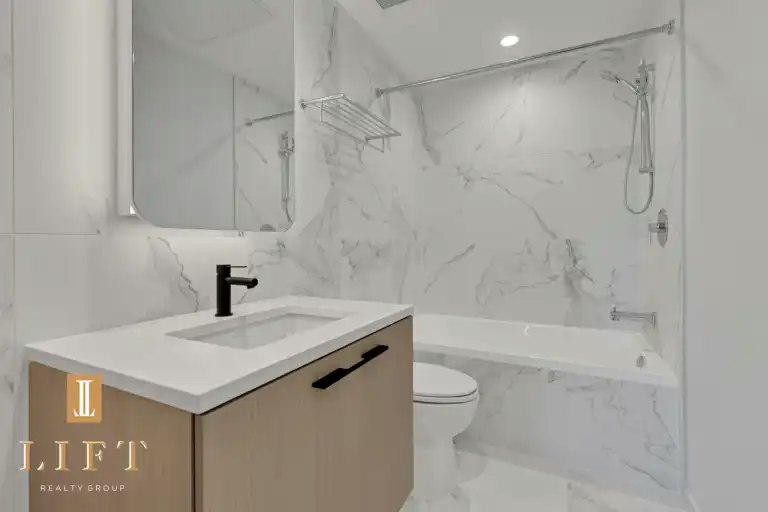 2729 Kingsway, Vancouver, BC, V5R 4S9 - 9