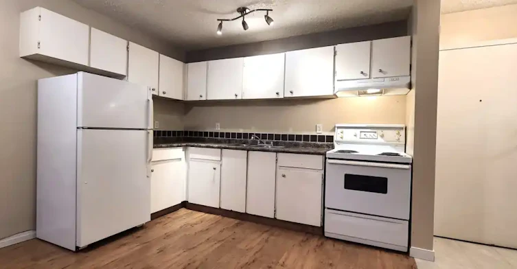 5812 57 Avenue, Red Deer, AB, T4N 4S4
