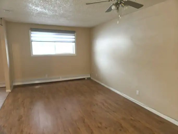 5812 57 Avenue, Red Deer, AB, T4N 4S4 4