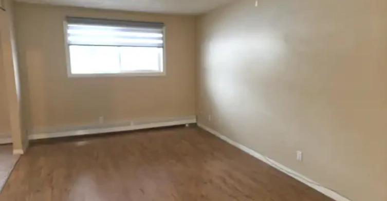 5812 57 Avenue, Red Deer, AB, T4N 4S4 - 4