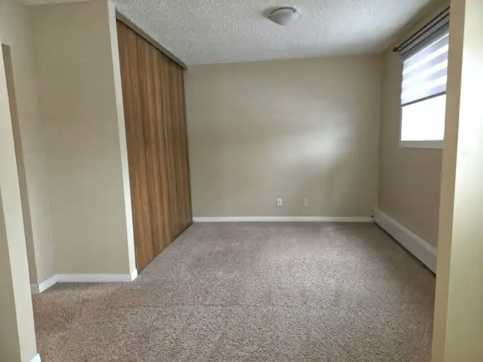 5812 57 Avenue, Red Deer, AB, T4N 4S4 - 7