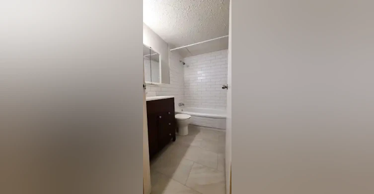 5812 57 Avenue, Red Deer, AB, T4N 4S4 - 2