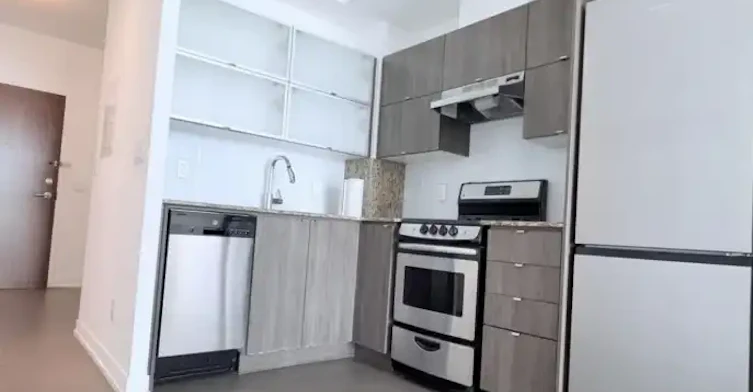 170 Fort York Boulevard, Toronto, ON, M5V 0E6 - 3