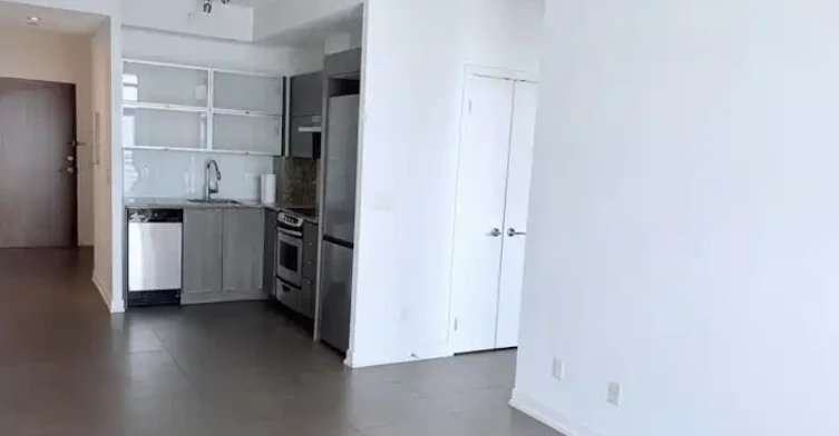 170 Fort York Boulevard, Toronto, ON, M5V 0E6 - 2