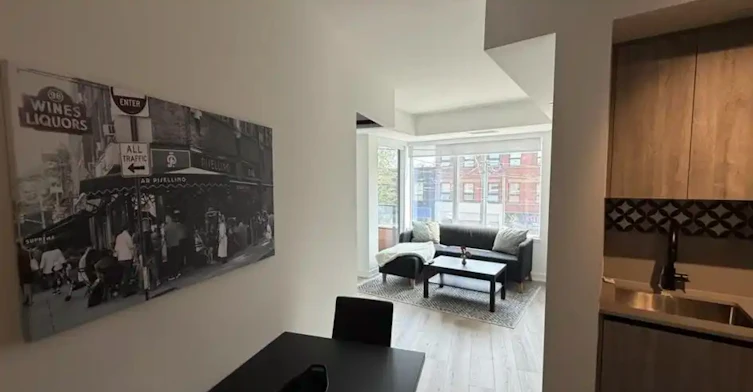 5 Lakeview Avenue, Toronto, ON, M6J 0H3 - 12