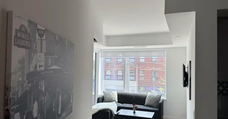 5 Lakeview Avenue, Toronto, ON, M6J 0H3 - 11