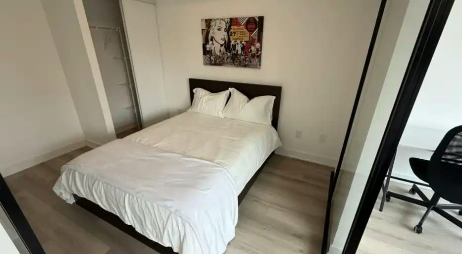 5 Lakeview Avenue, Toronto, ON, M6J 0H3 - 3