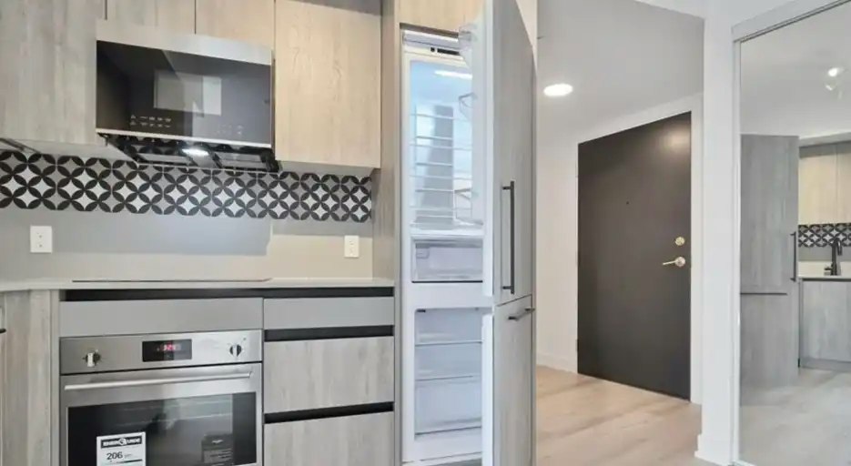 5 Lakeview Avenue, Toronto, ON, M6J 0H3 - 14