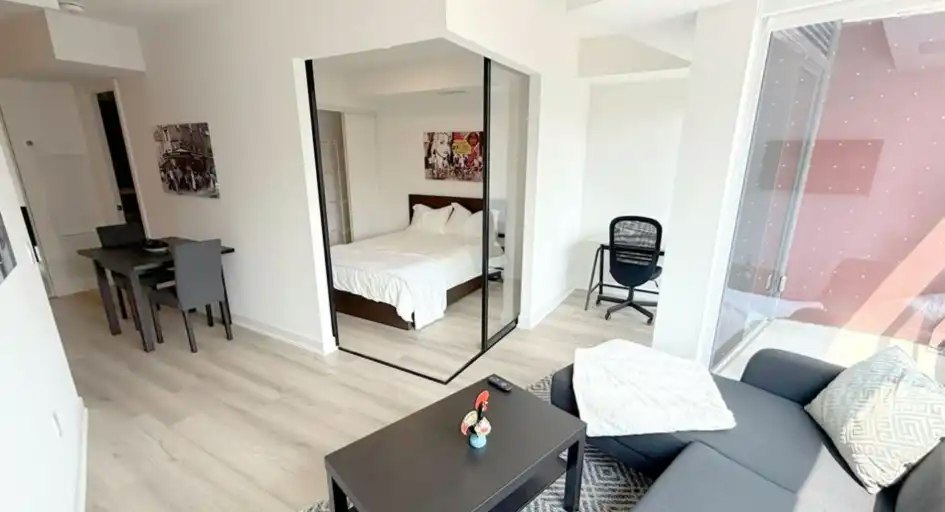 5 Lakeview Avenue, Toronto, ON, M6J 0H3