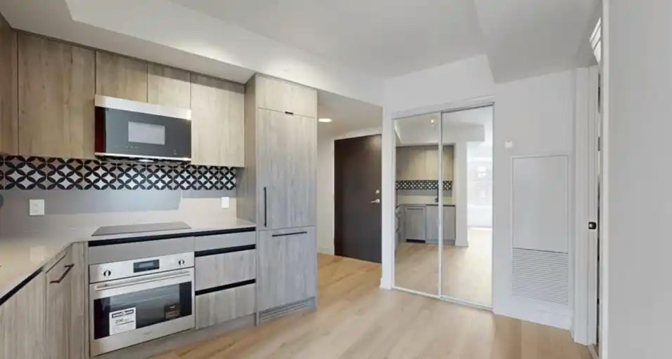 5 Lakeview Avenue, Toronto, ON, M6J 0H3 - 13