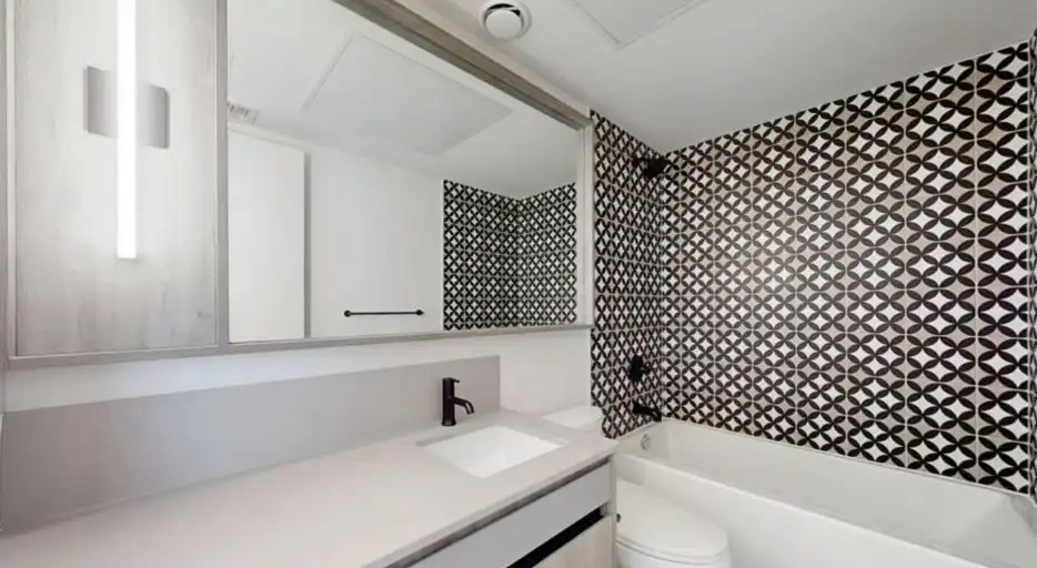 5 Lakeview Avenue, Toronto, ON, M6J 0H3 - 18
