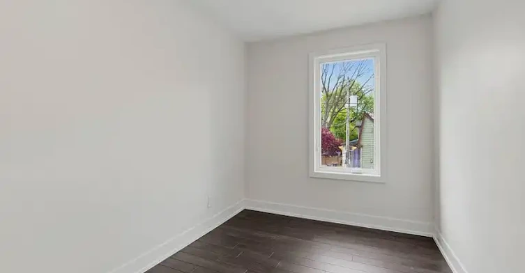 1842 Dundas Street East, Toronto, ON, M4L 1M5 - 11