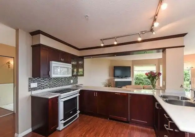2275 Comox Avenue, Comox, BC, V9M 1X6 - 10