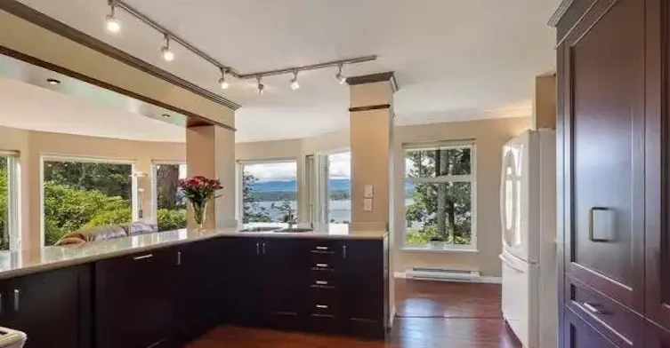 2275 Comox Avenue, Comox, BC, V9M 1X6 - 8