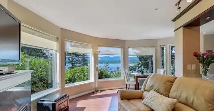 2275 Comox Avenue, Comox, BC, V9M 1X6 - 2