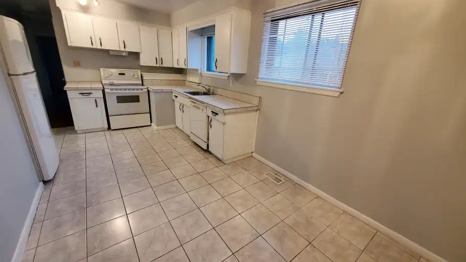 235 Wilson Road North, Oshawa, ON, L1G 6E3 - 9