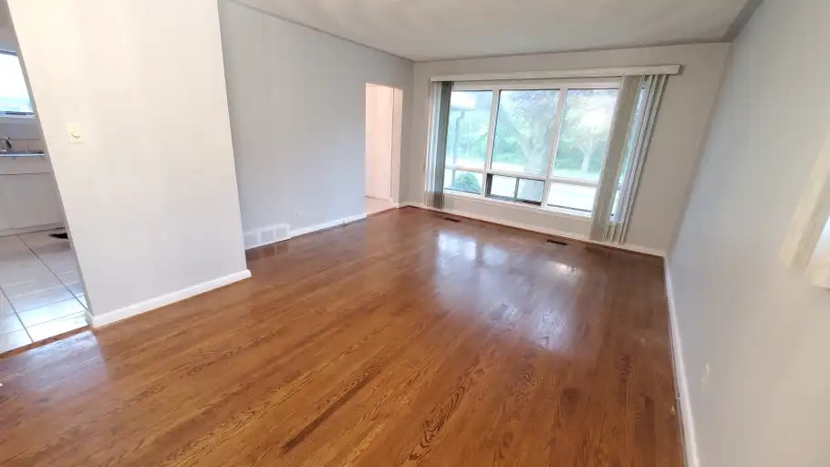 235 Wilson Road North, Oshawa, ON, L1G 6E3 - 3