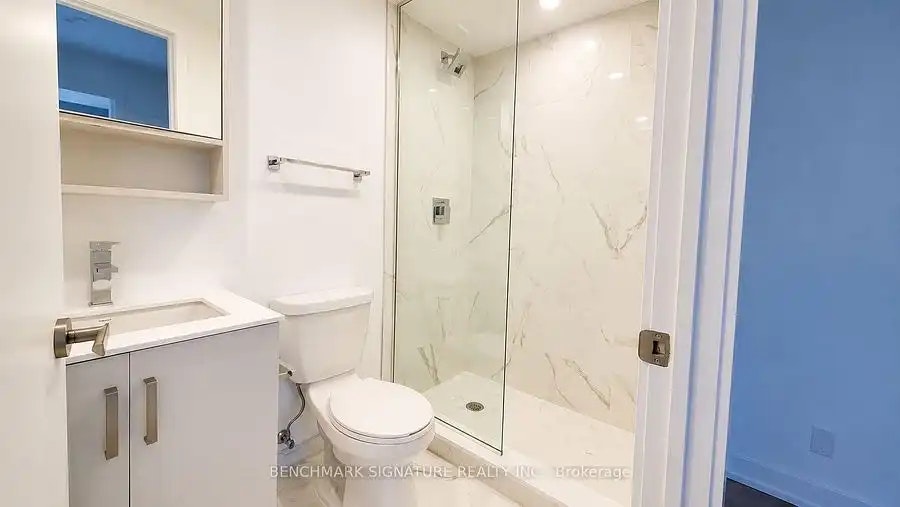 88 Queen Street East, Toronto, ON, M5C 0B6